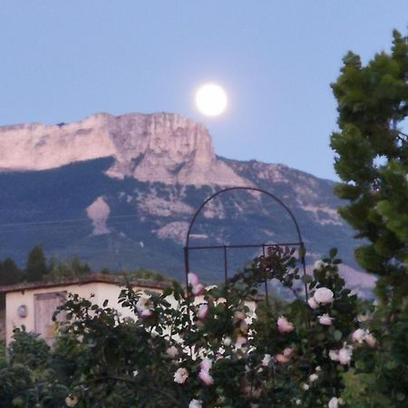 Hotel Le Petit Caboulot En Pleine Nature Vaumeilh Exterior foto